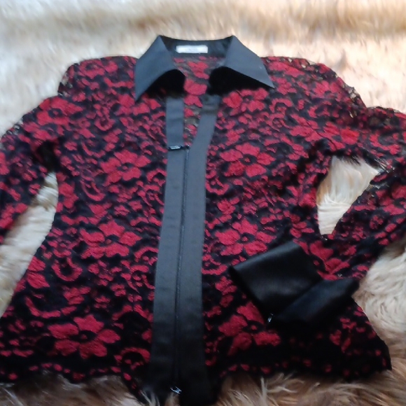 CACHE' Red and Black Lace Zip Blouse - Picture 1 of 4